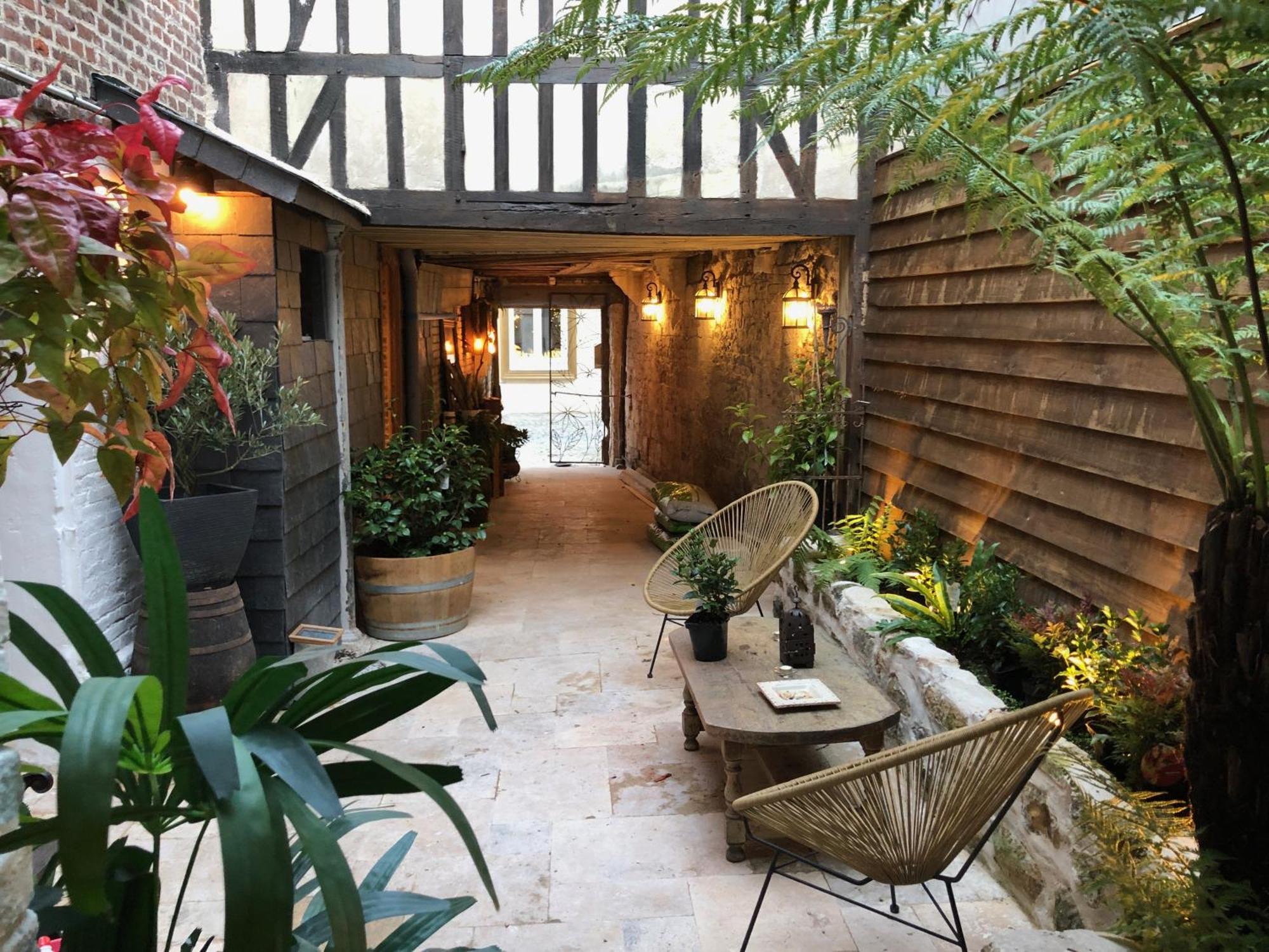 Le Baldaquin / Les Suites Romantiques Honfleur Exterior foto
